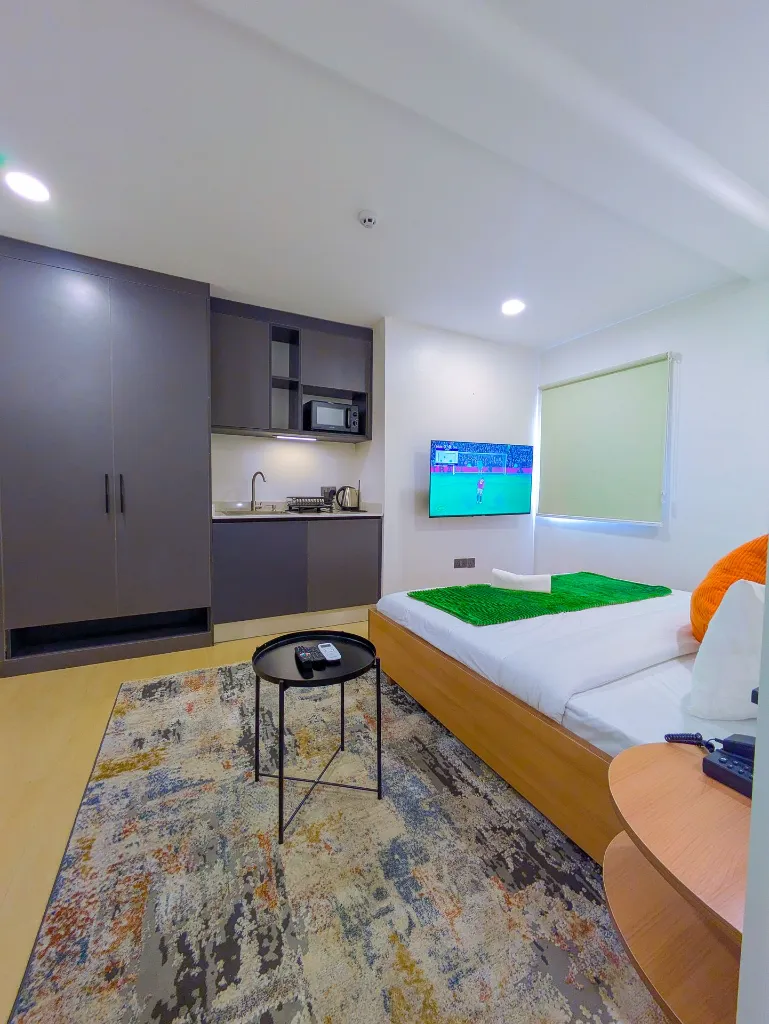 Room 202 Kitchnette View.webp